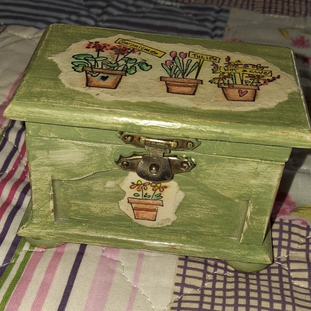 Vintage Green Jewelry Organizer Box